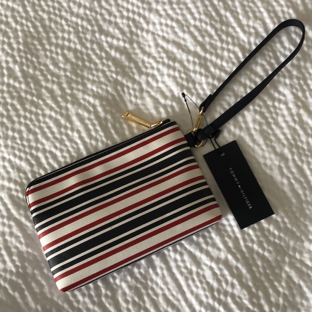 Tommy Hilfiger Wristlet/Wallet Gorgeous Saffiano Leather NWT - Picture 5 of 9
